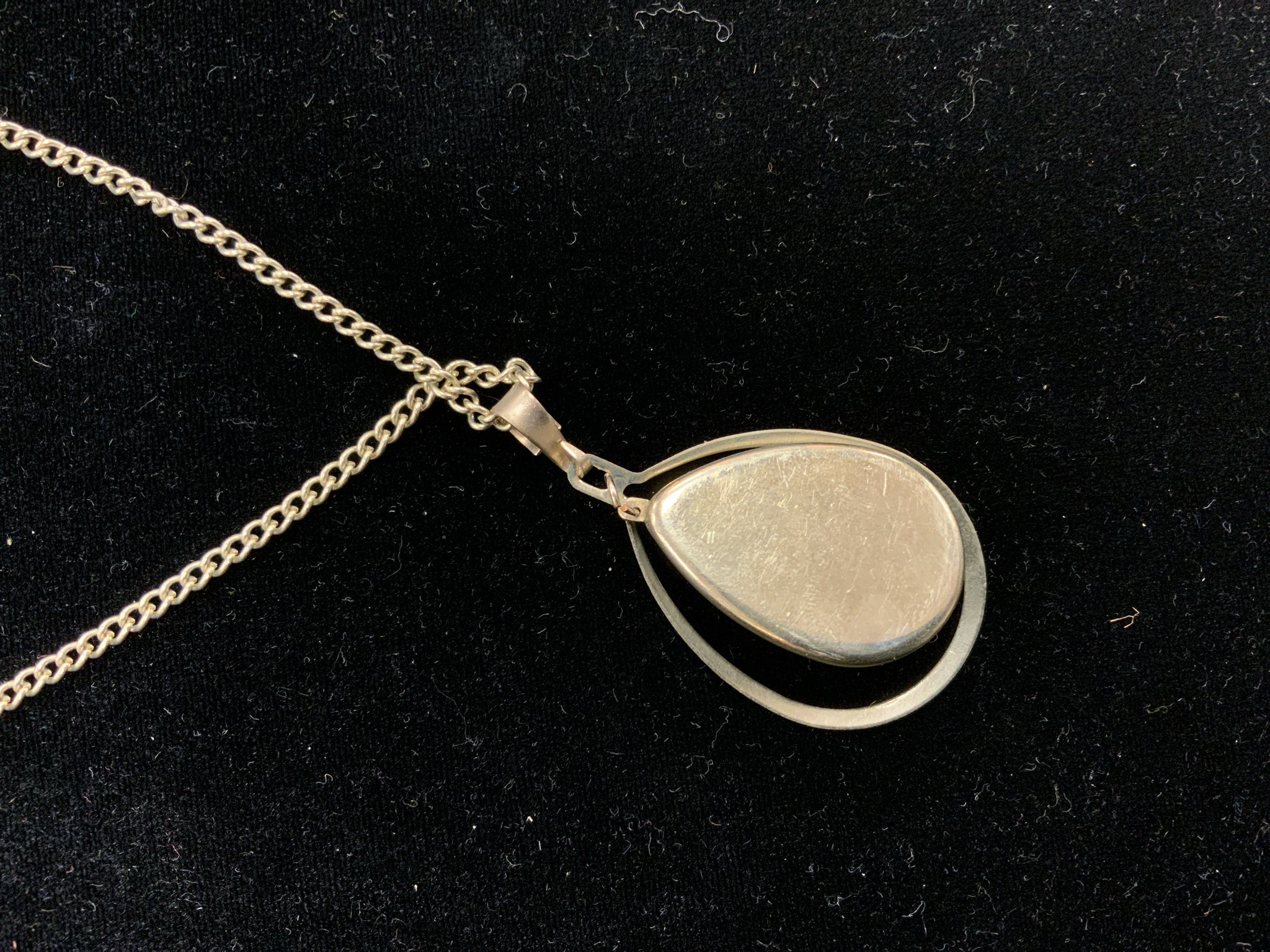Necklace w/ Pendant
