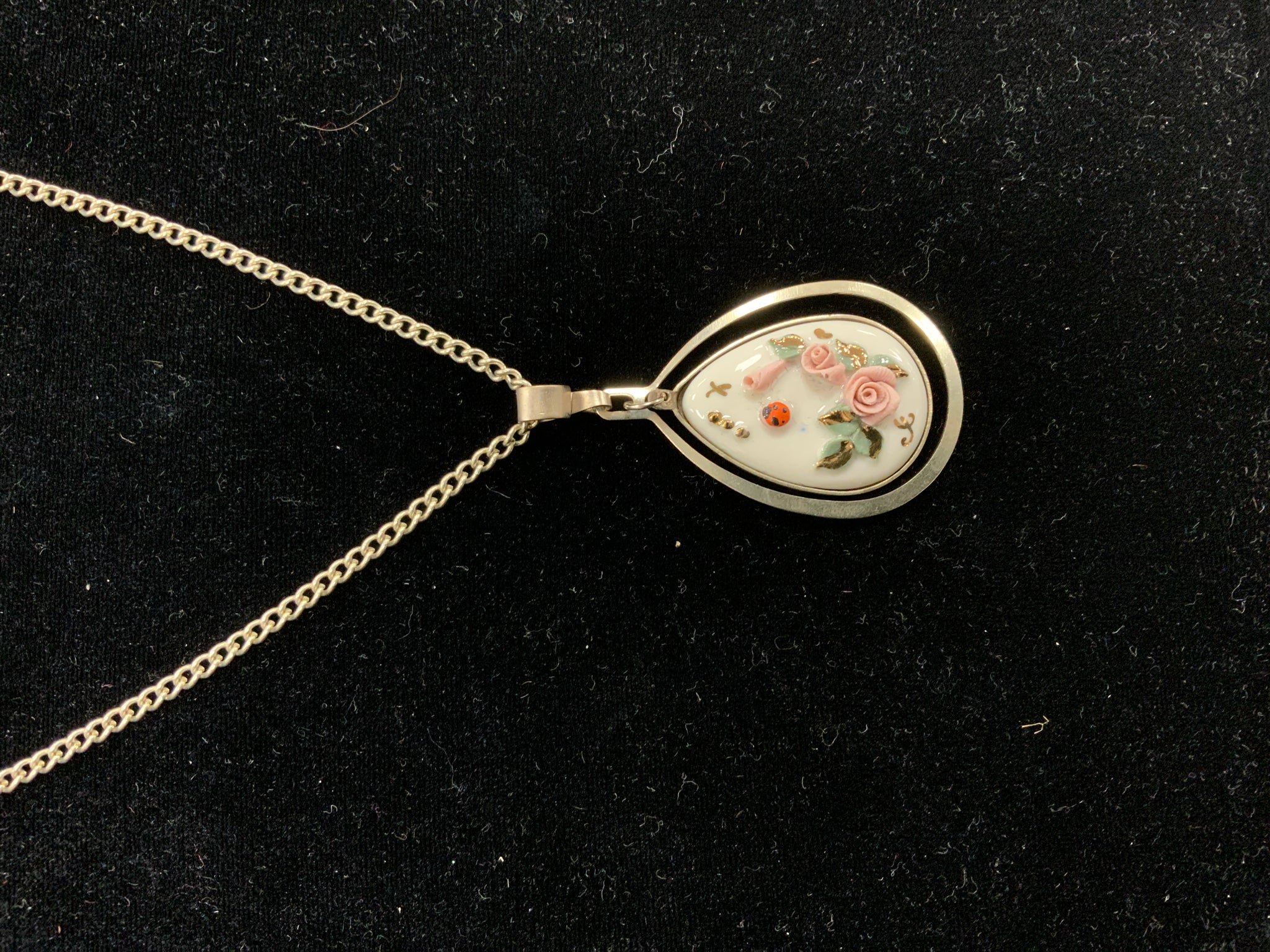 Necklace w/ Pendant