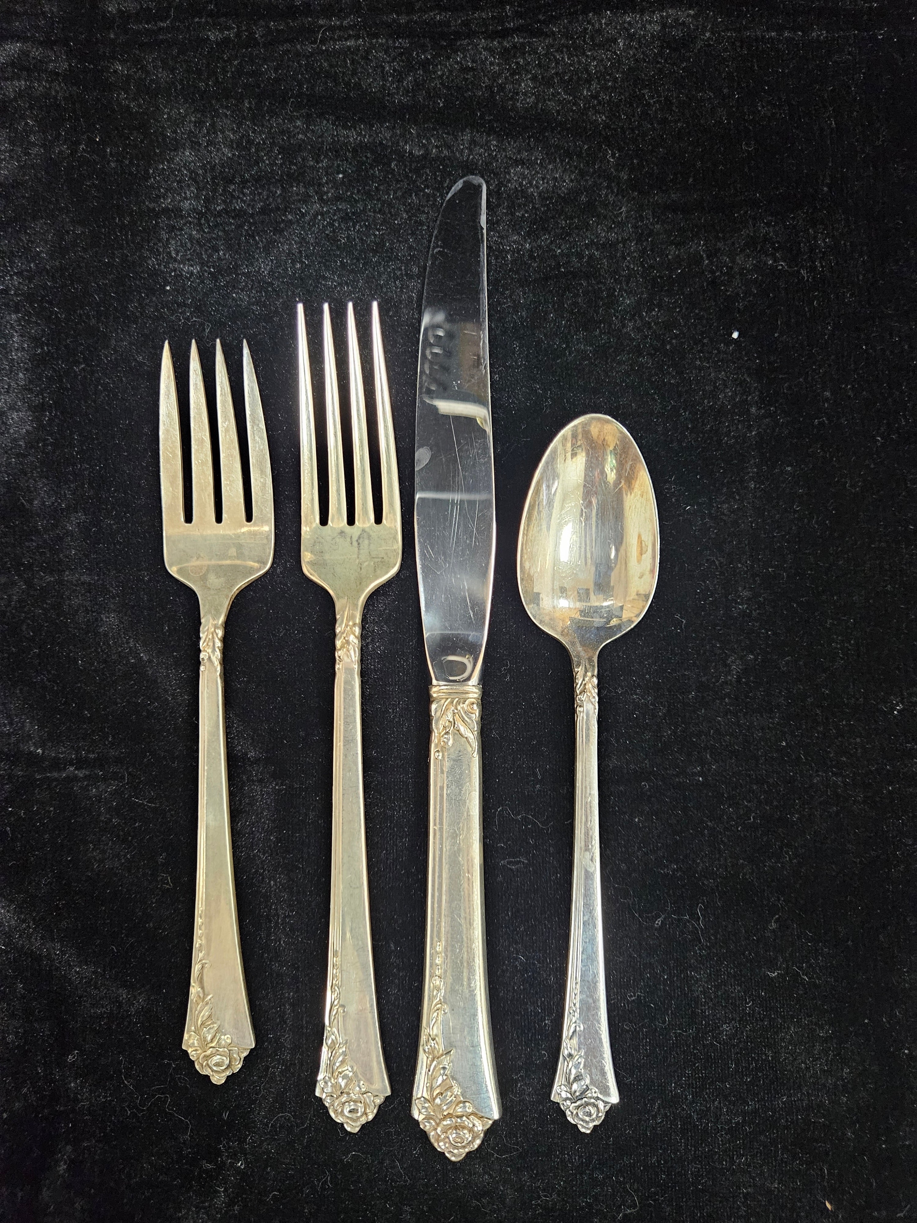 Oneida 4-Piece Place Setting