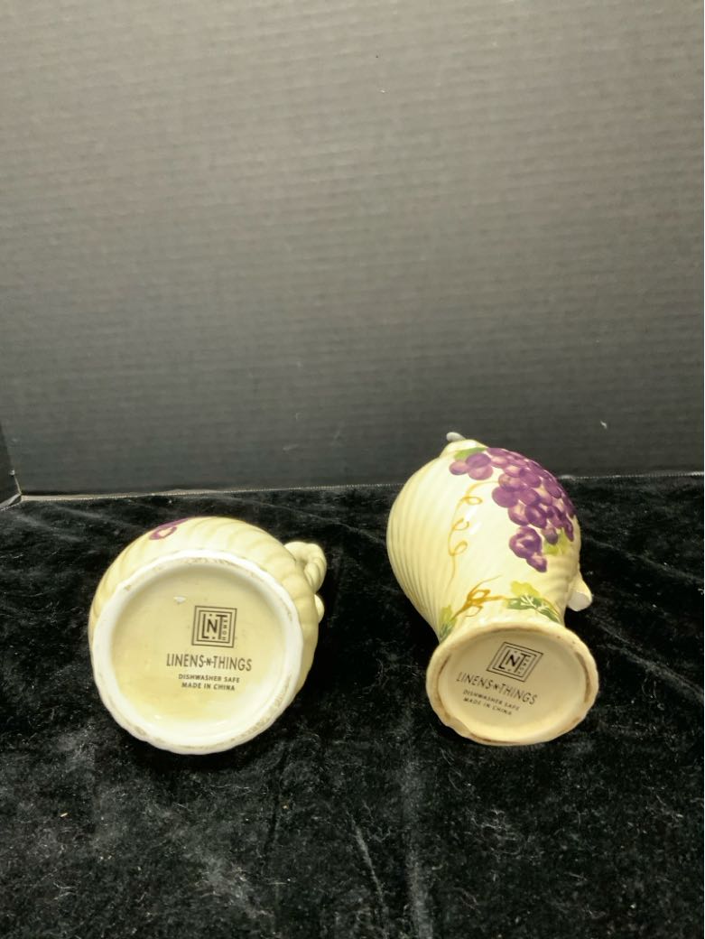 Linens & Things Oil & Vinegar Set