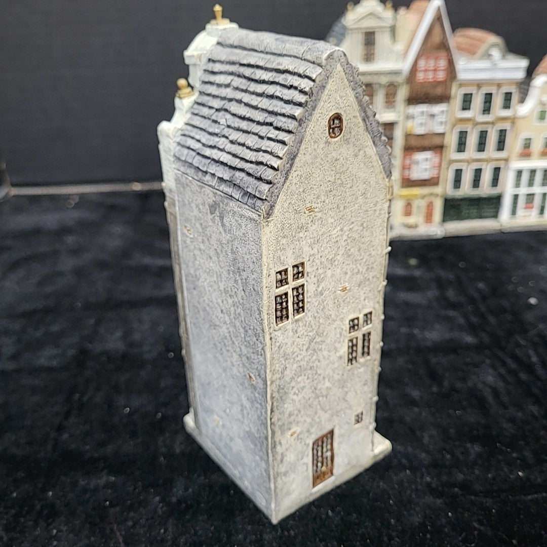 Wonderworld Figurine