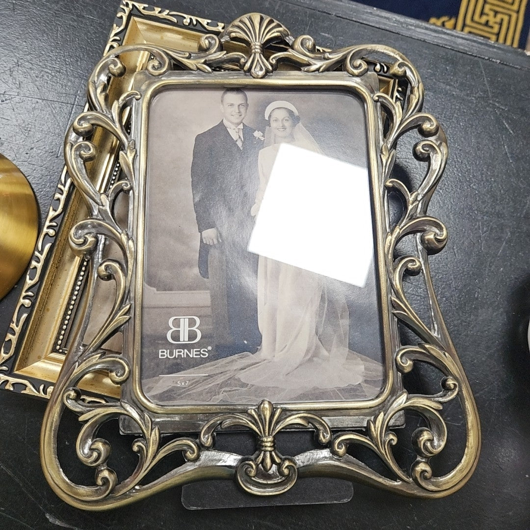 Burnes Frame