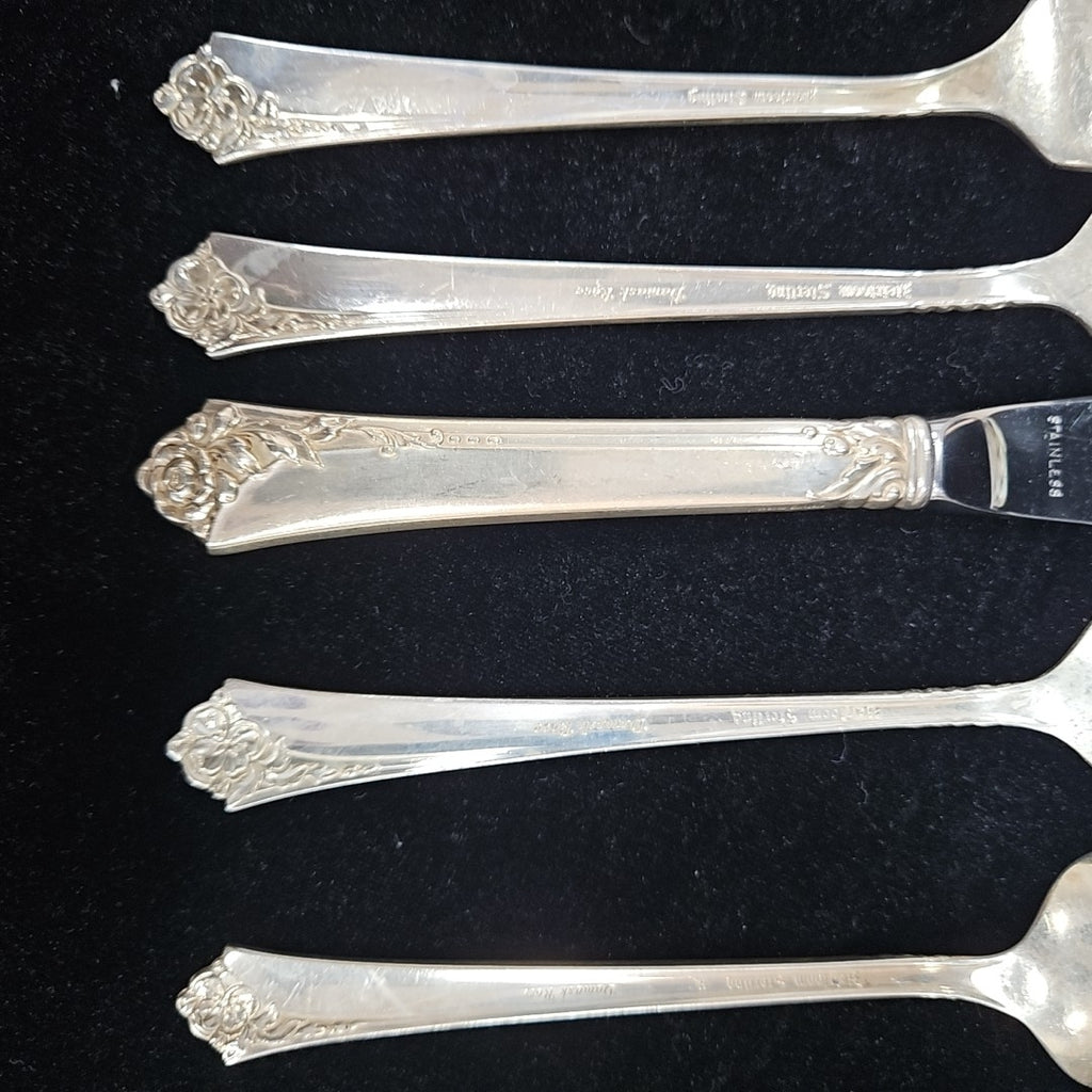 Oneida 5-Piece Place Setting