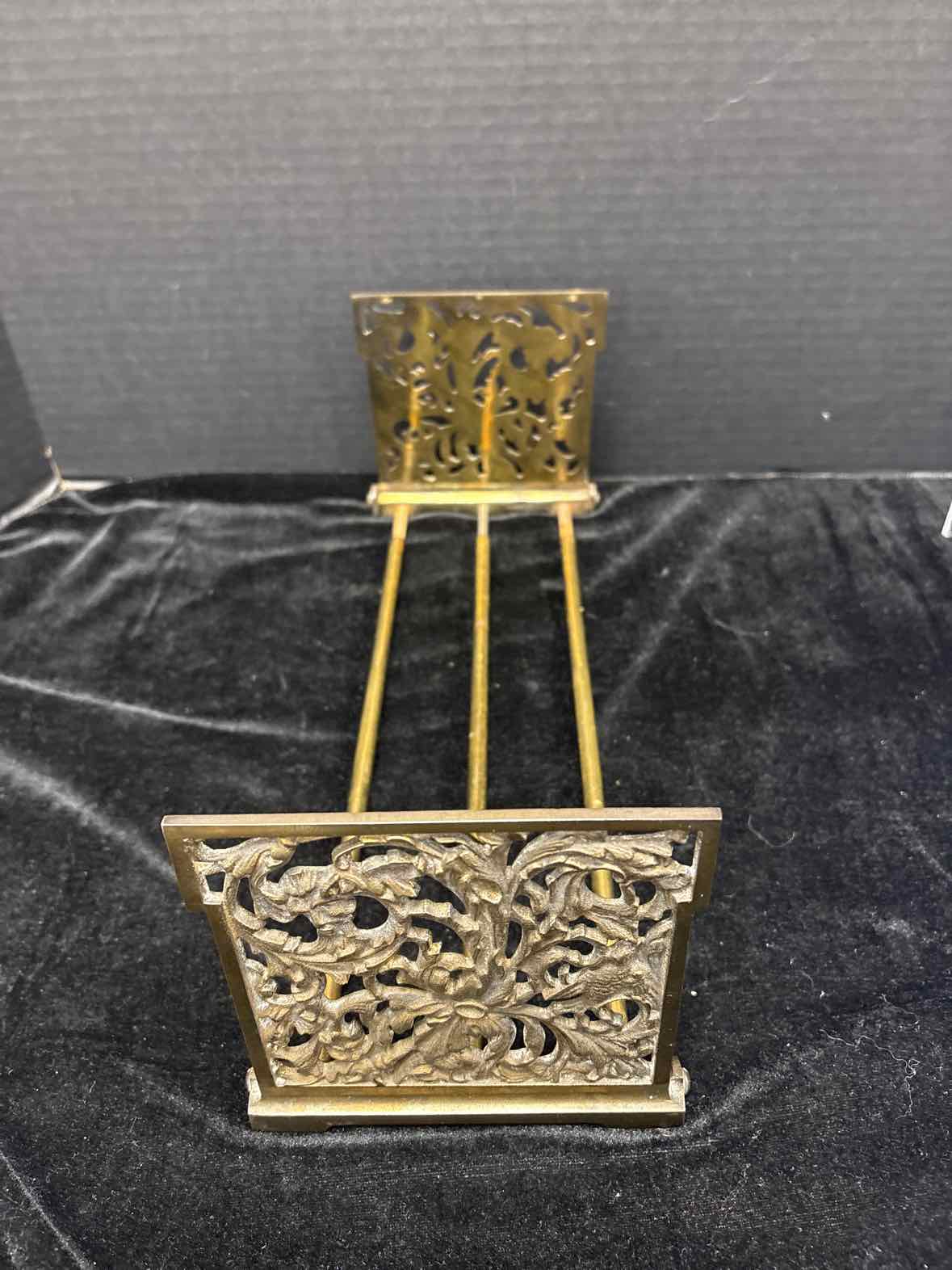 Expandable Bookends
