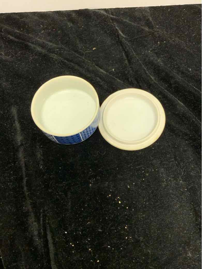 Dresser Jar
