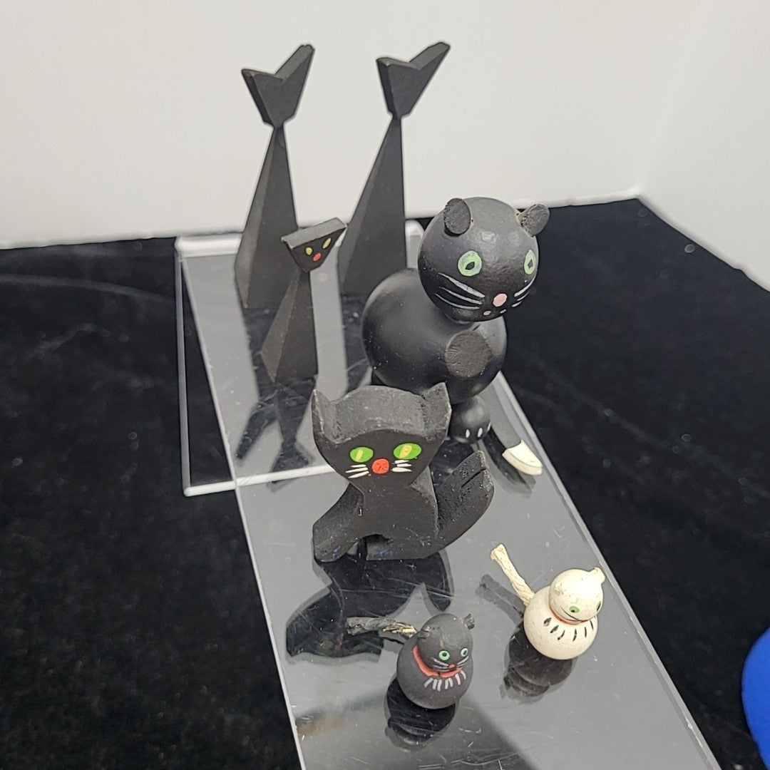 Figurines