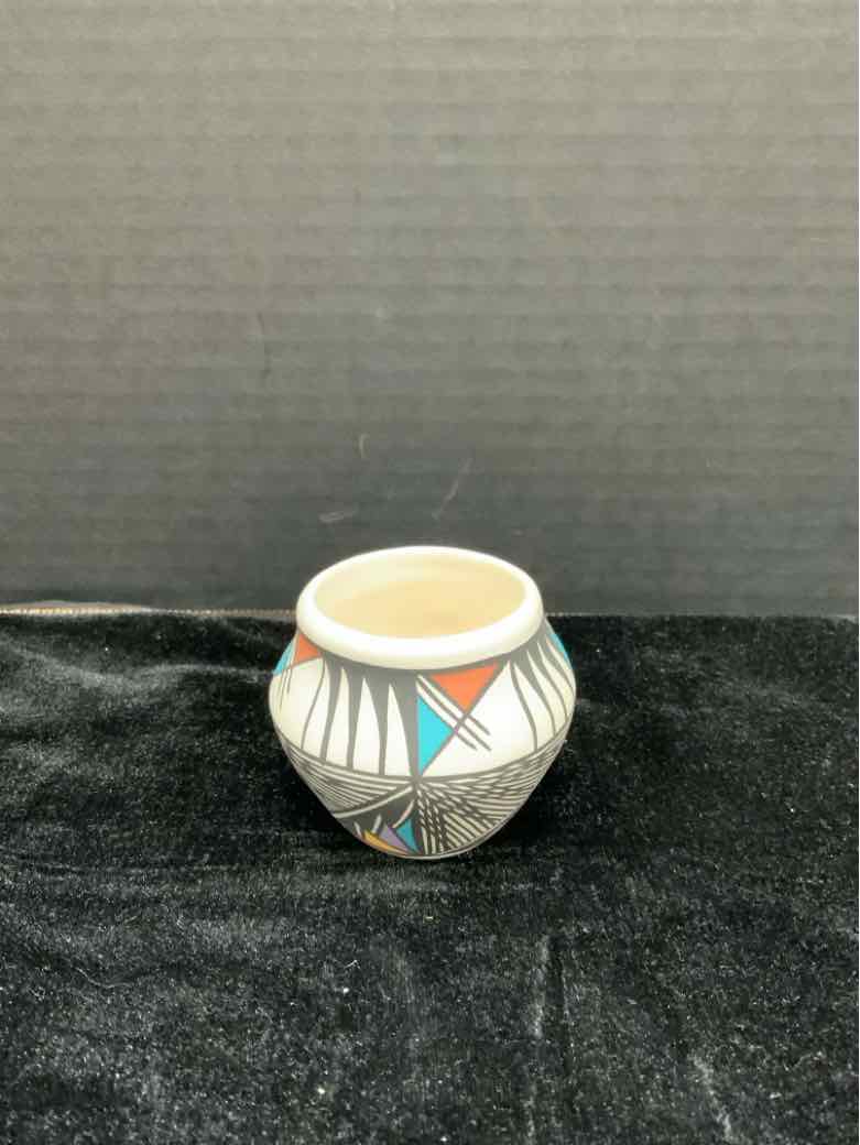 Cache Pot