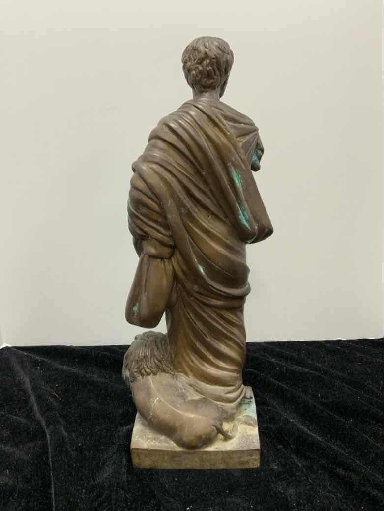 Figurine