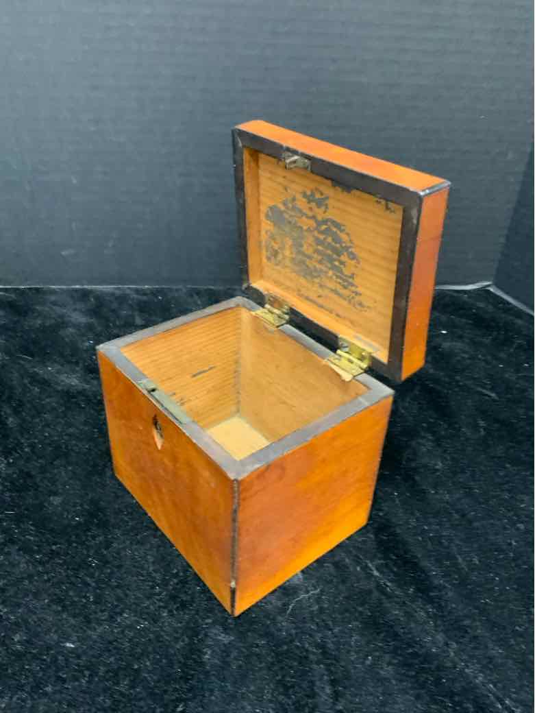 Hinged Box