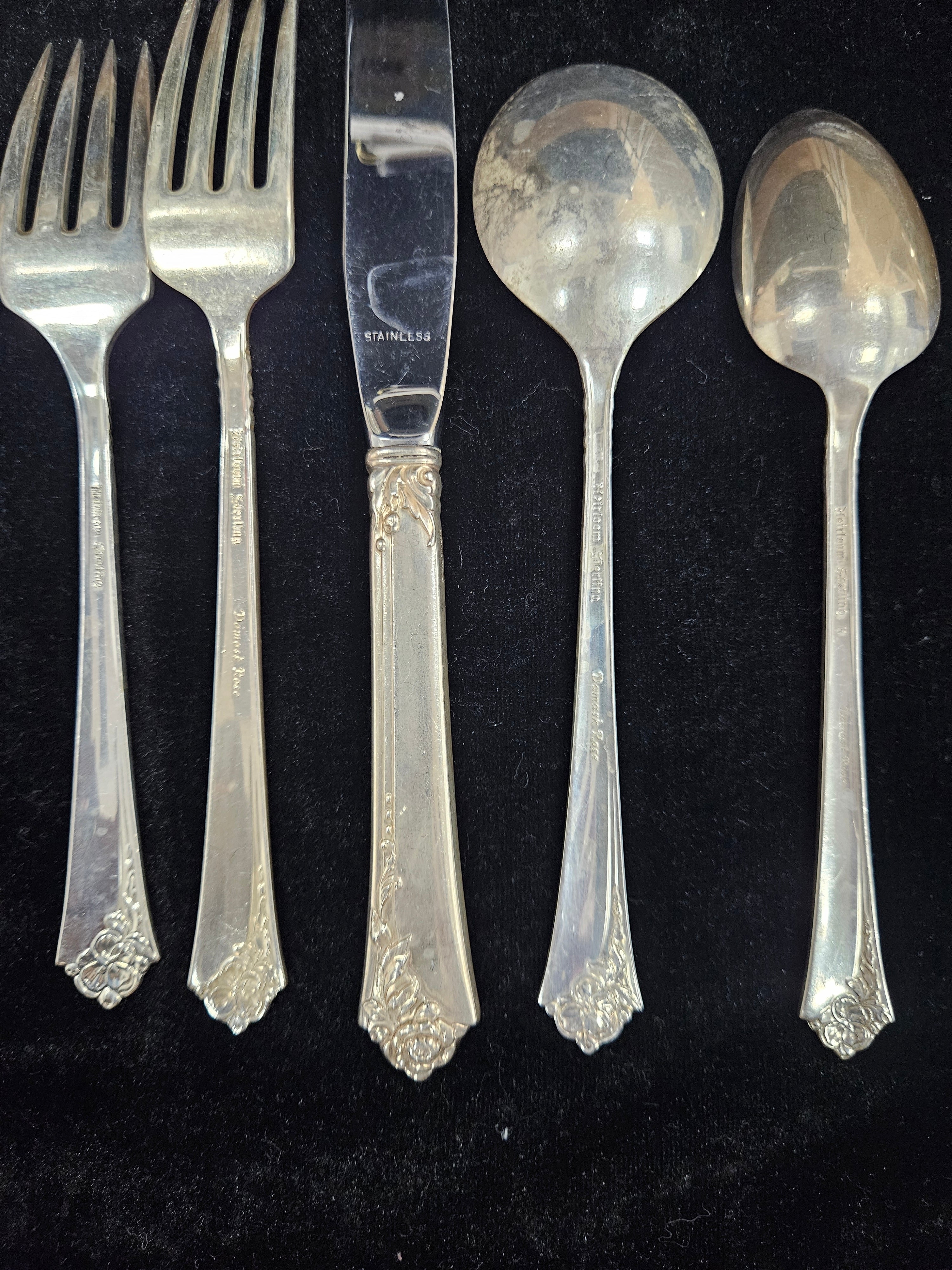 Oneida 5-Piece Place Setting