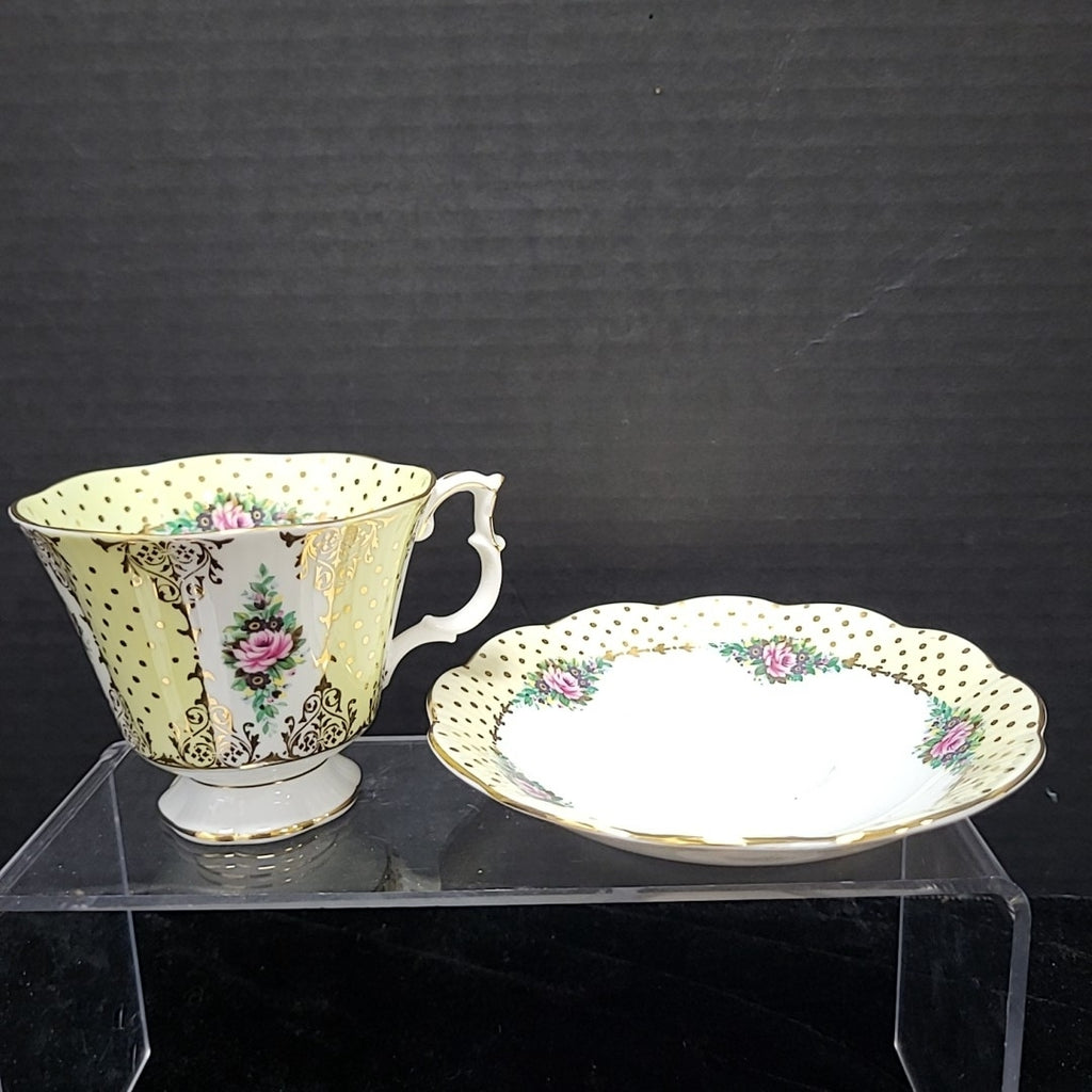 Royal Albert Teacup/Saucer