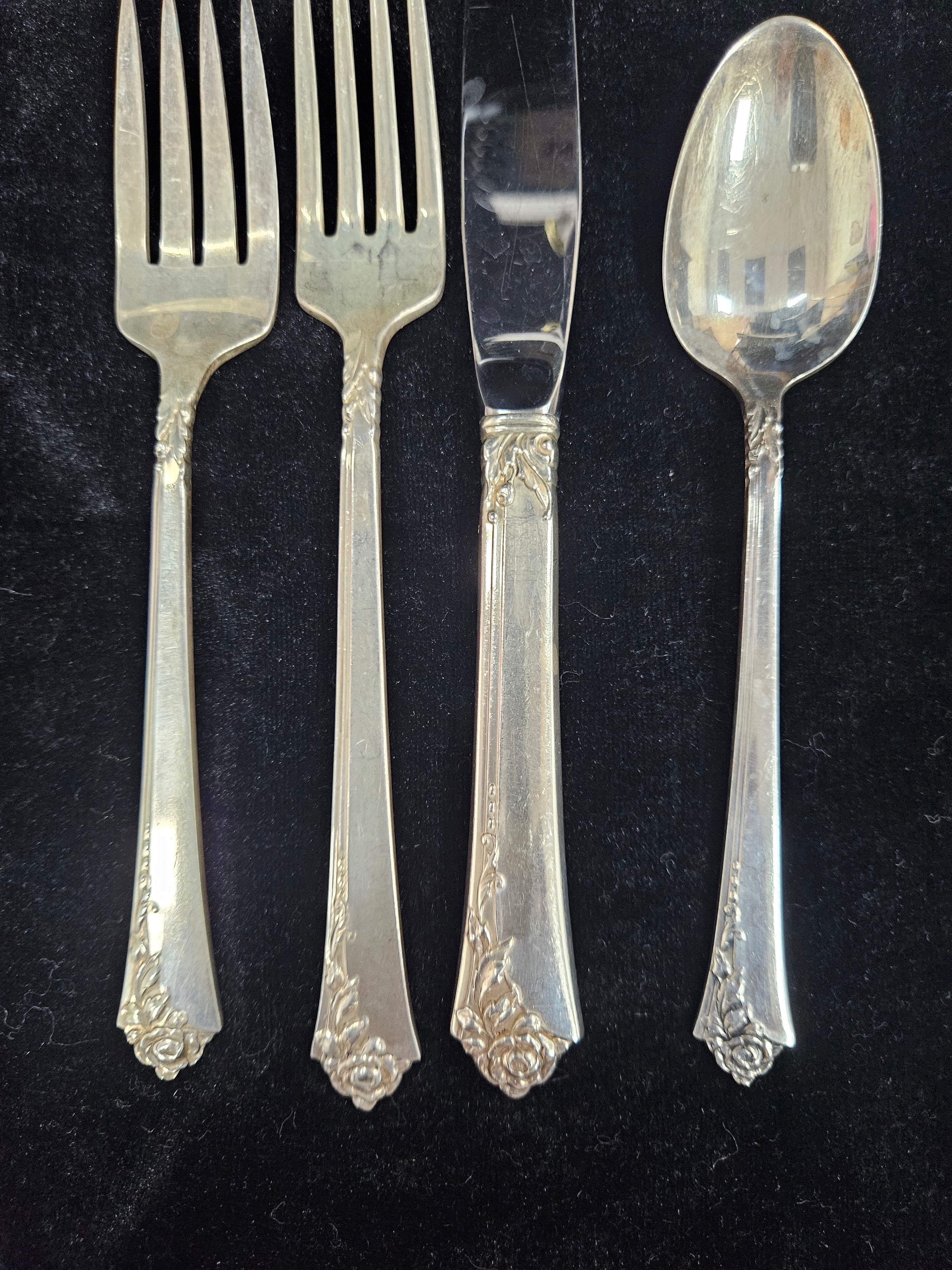 Oneida 4-Piece Place Setting