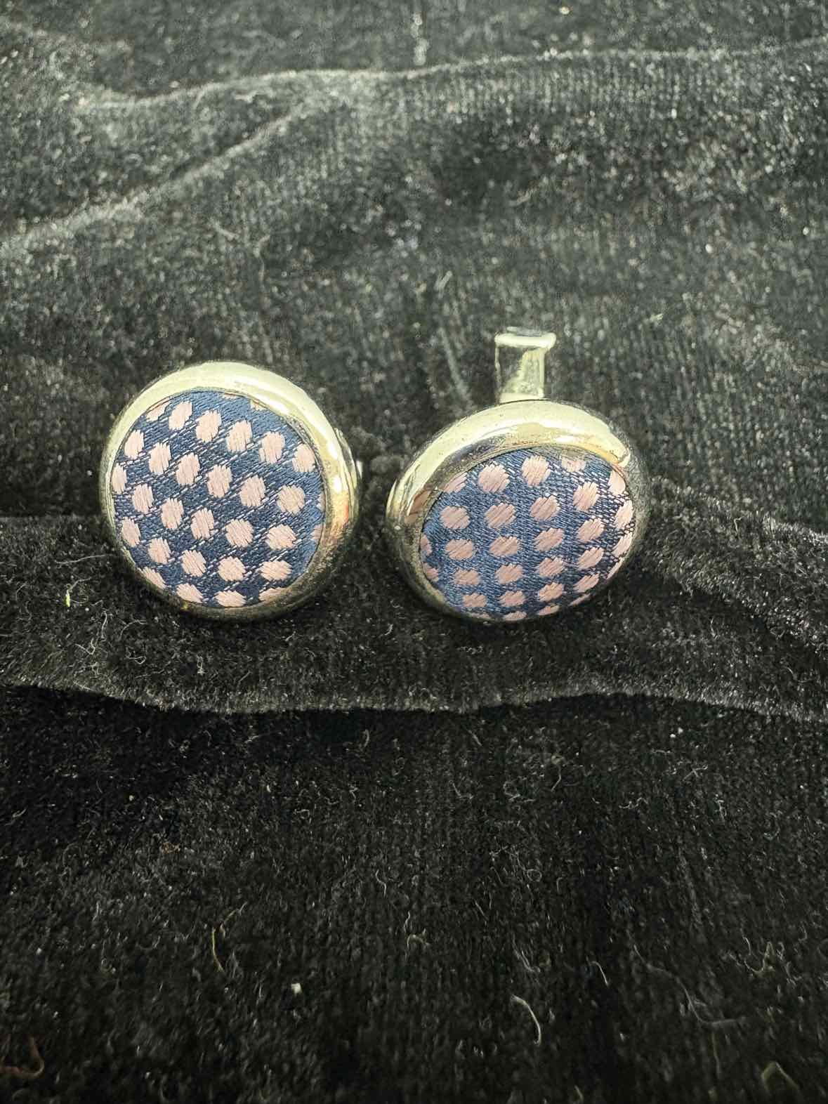 Cufflinks