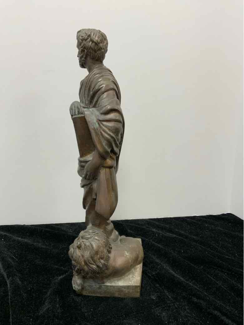 Figurine