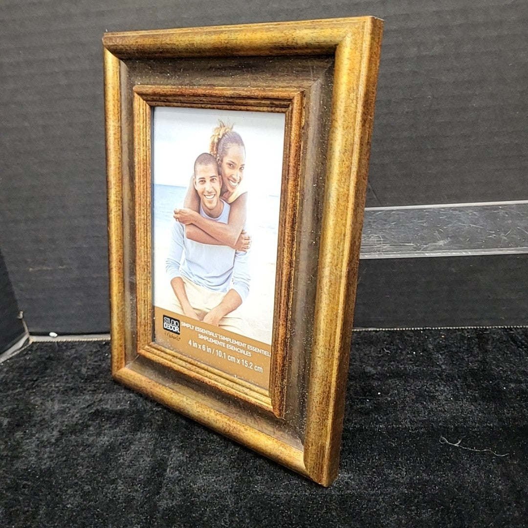 Studio Decor Frame