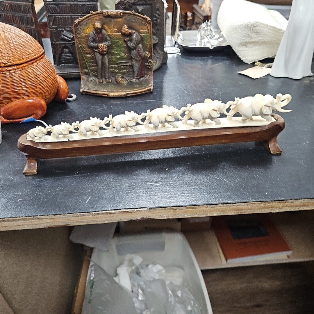 Figurine
