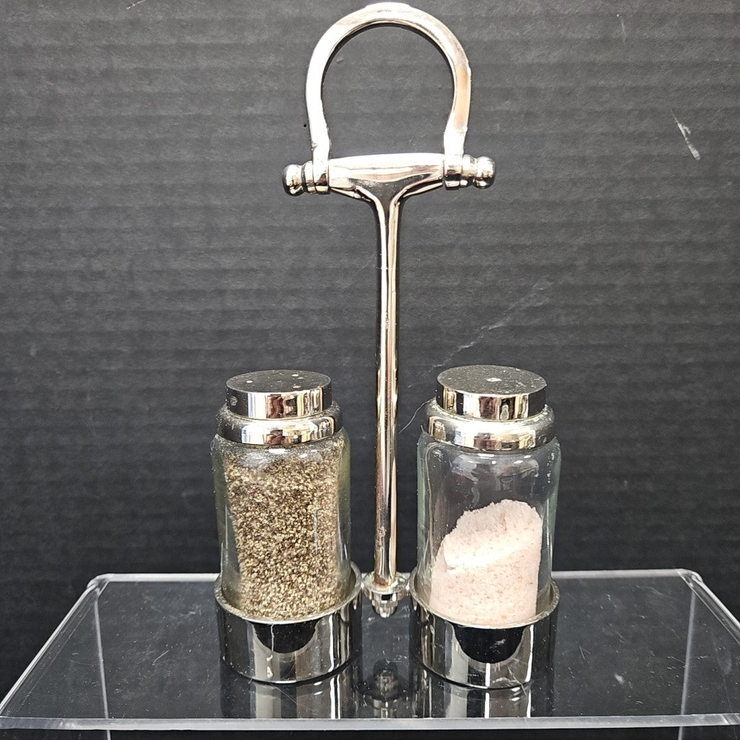Salt & Pepper
