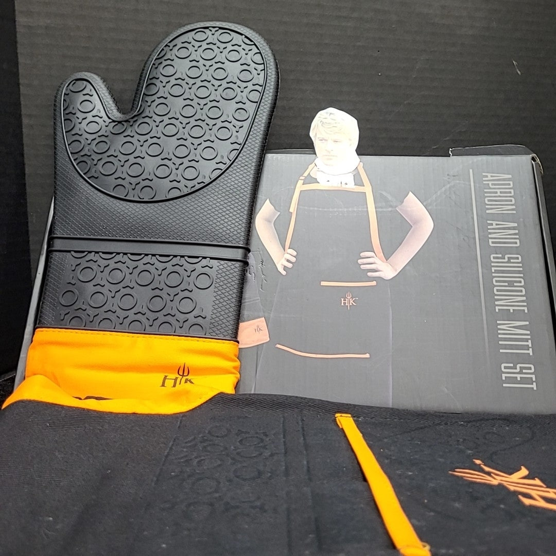 Hell's Kitchen Apron with Mitt
