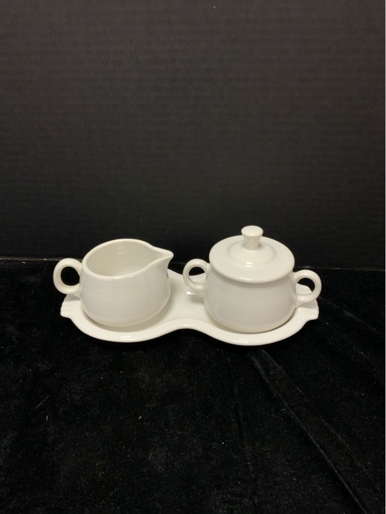 Homer Laughlin Creamer & Sugar Bowl