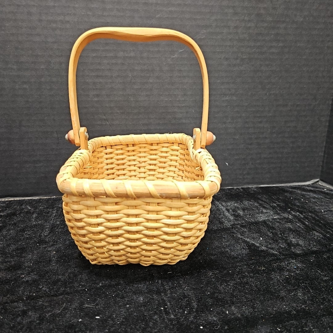 Unbranded Basket