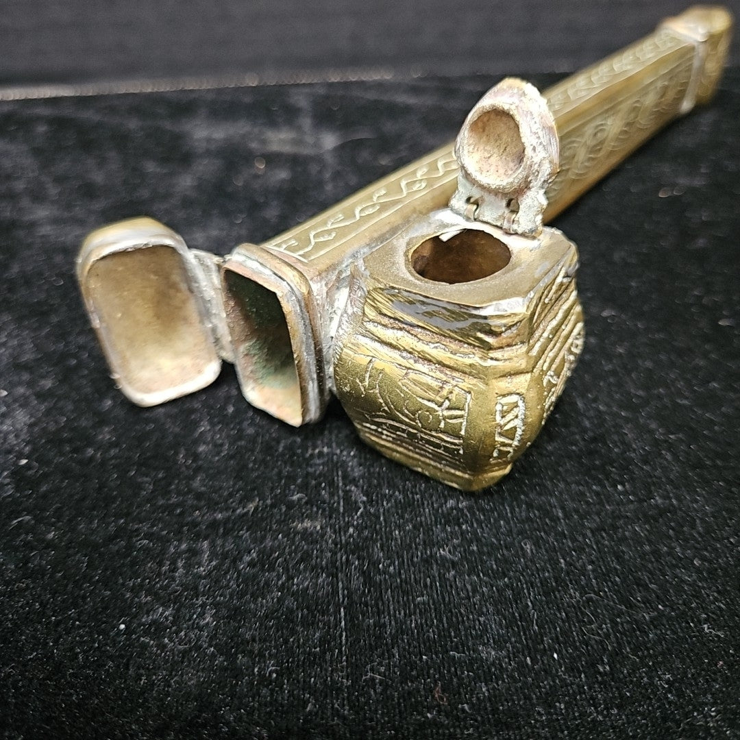 Quill Holder