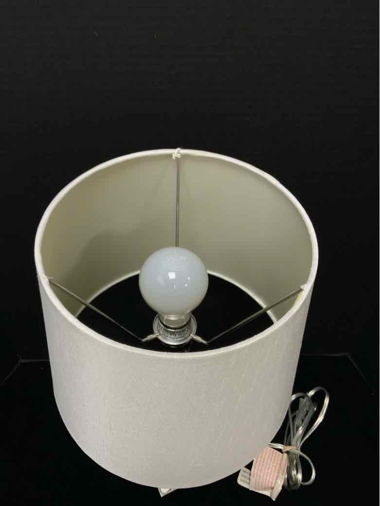 Safavieh Lamp with Shade