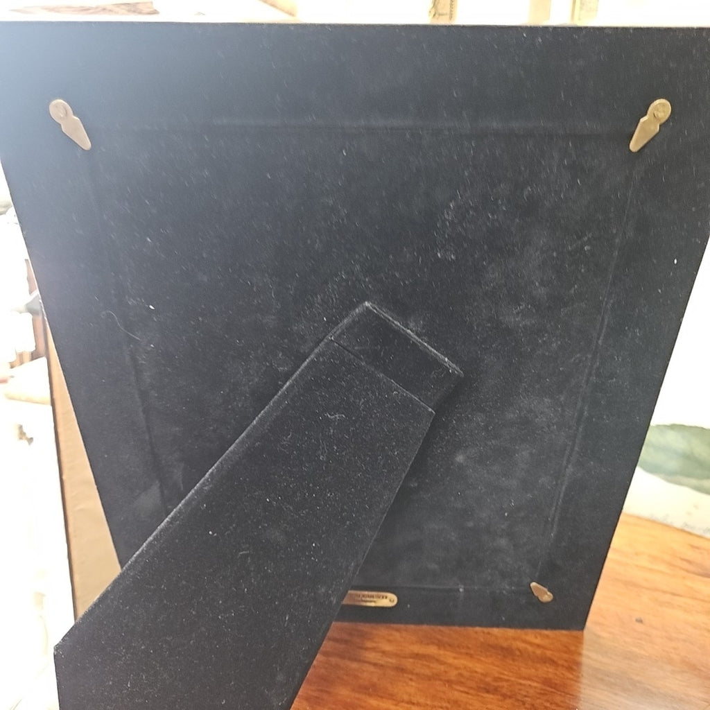 R&Y Augousti Frame