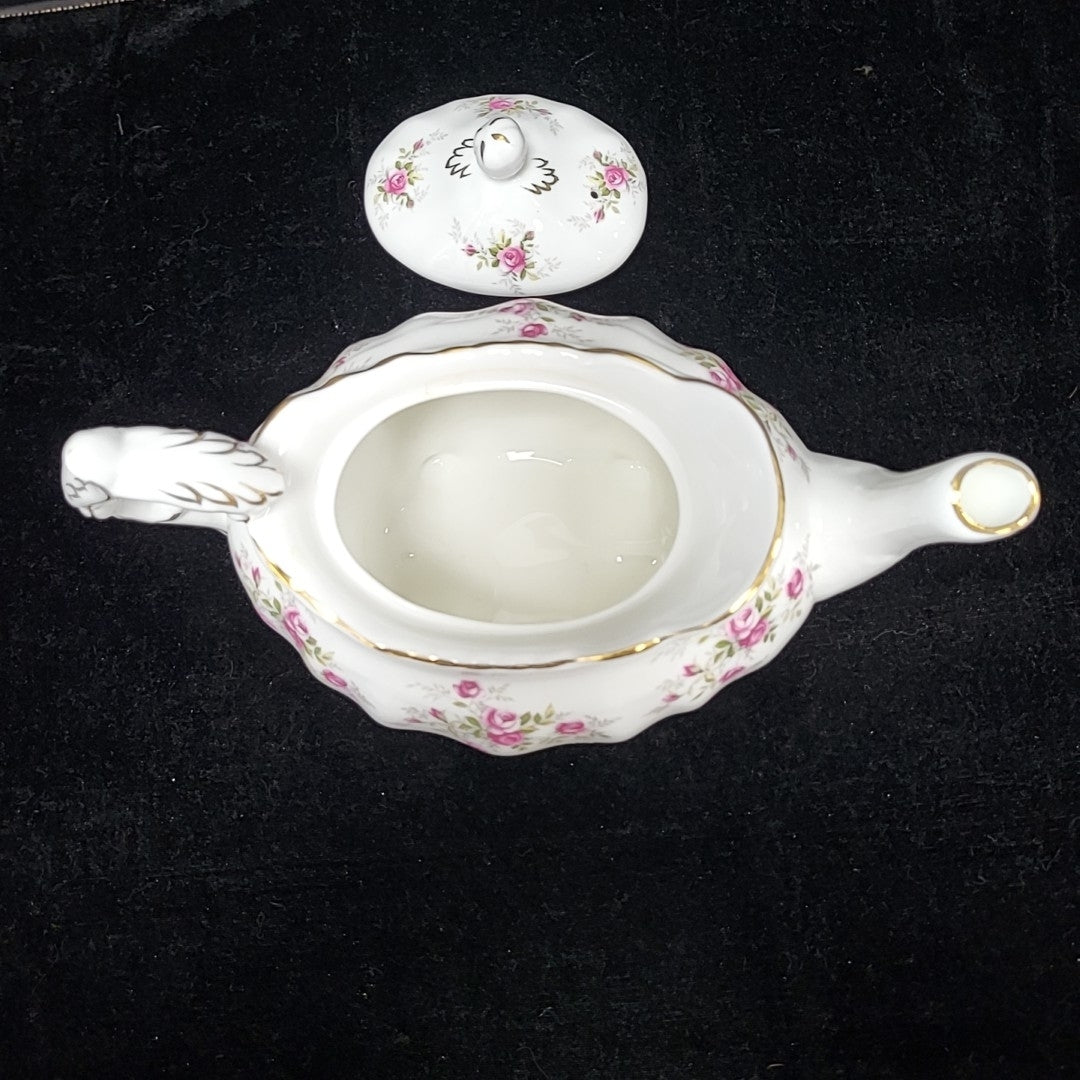 Heirloom Tea Pot