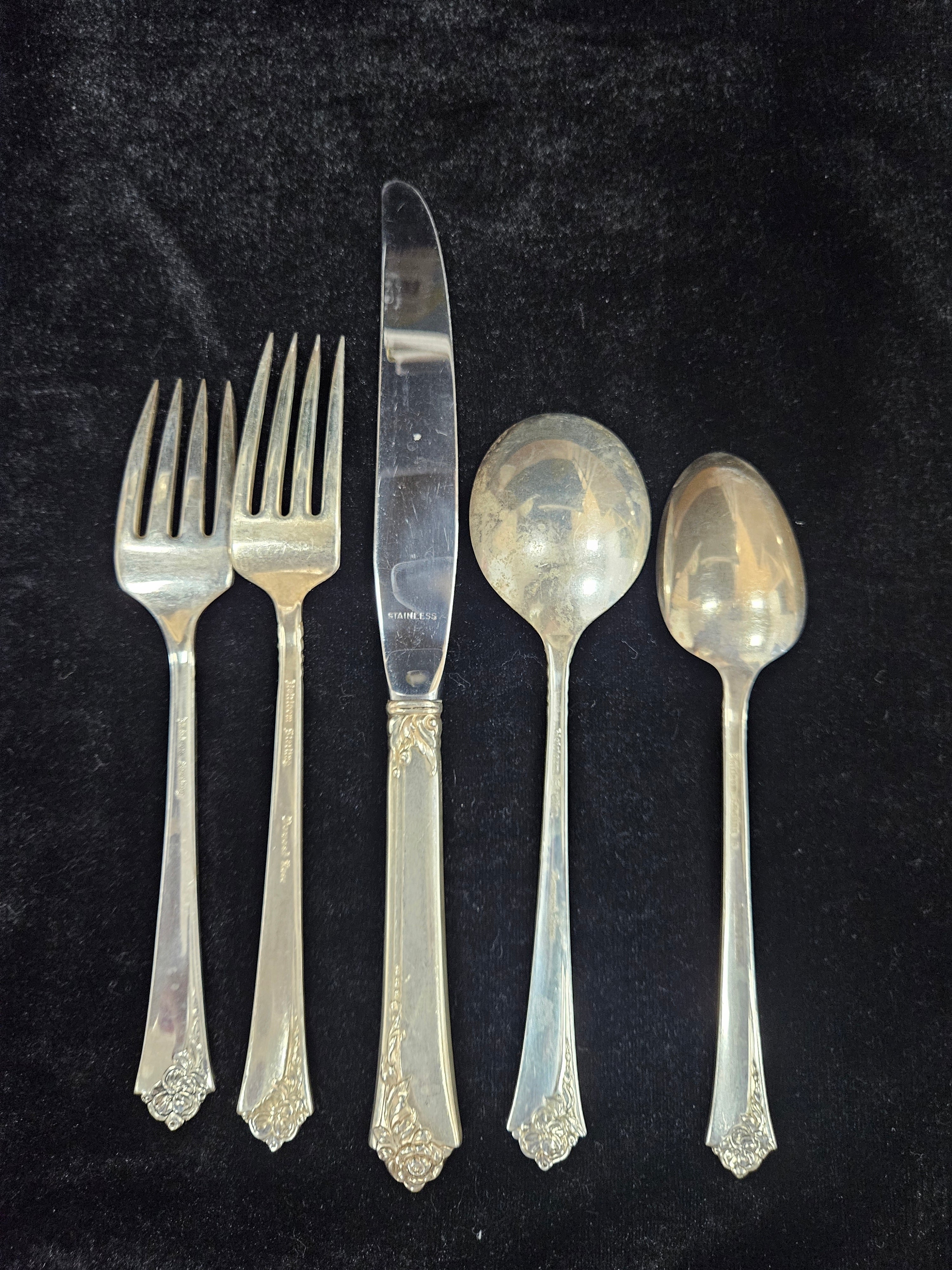 Oneida 5-Piece Place Setting