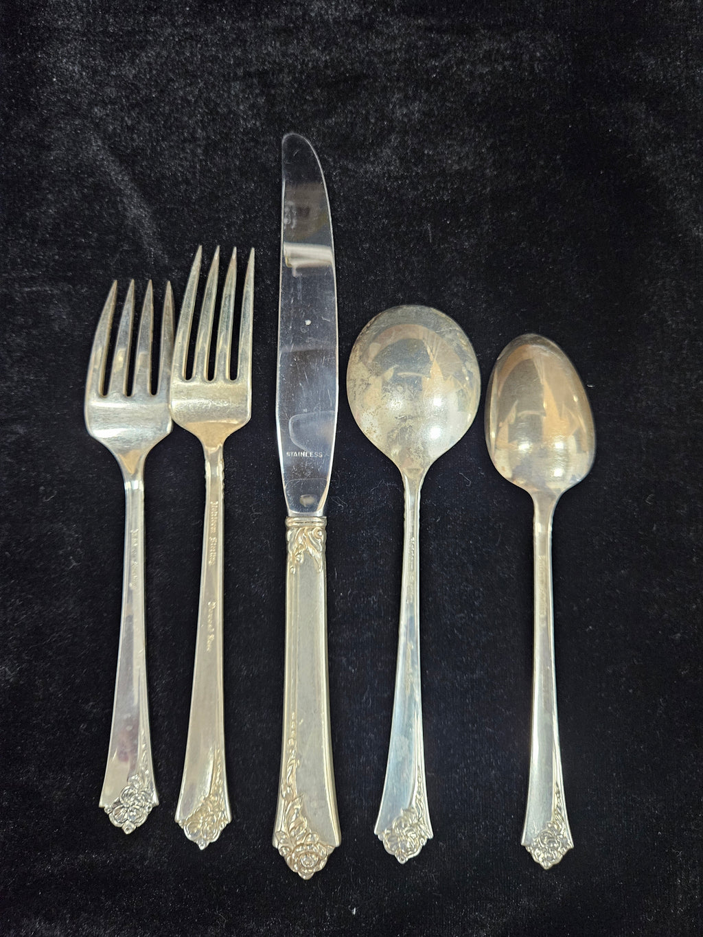 Oneida 5-Piece Place Setting