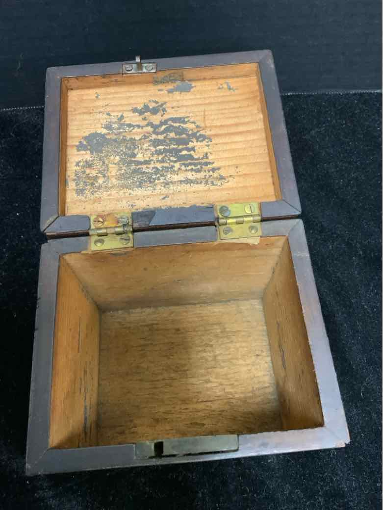 Hinged Box