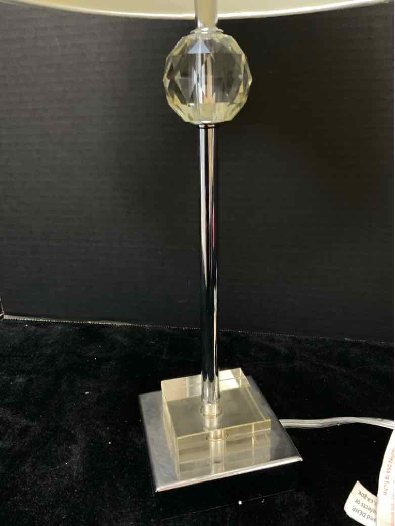 Safavieh Lamp with Shade