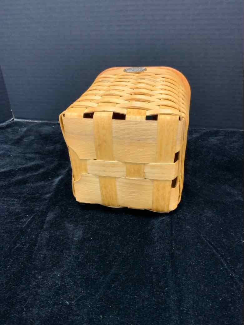 Petersboro Basket Co. Tissue Box Cover