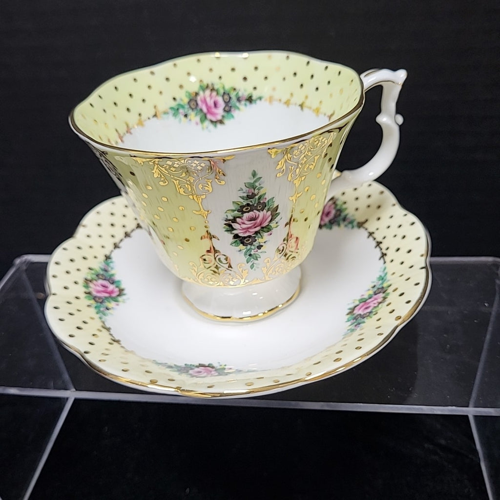 Royal Albert Teacup/Saucer