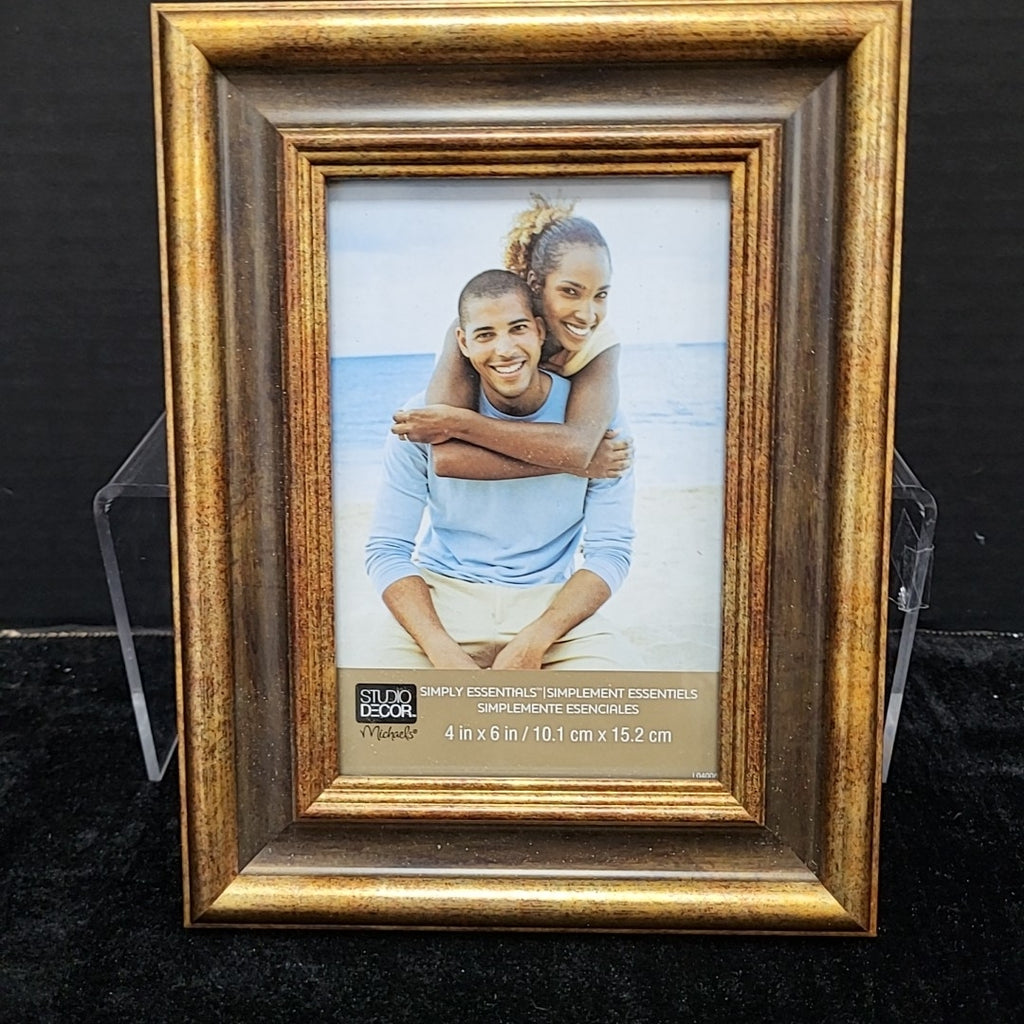 Studio Decor Frame