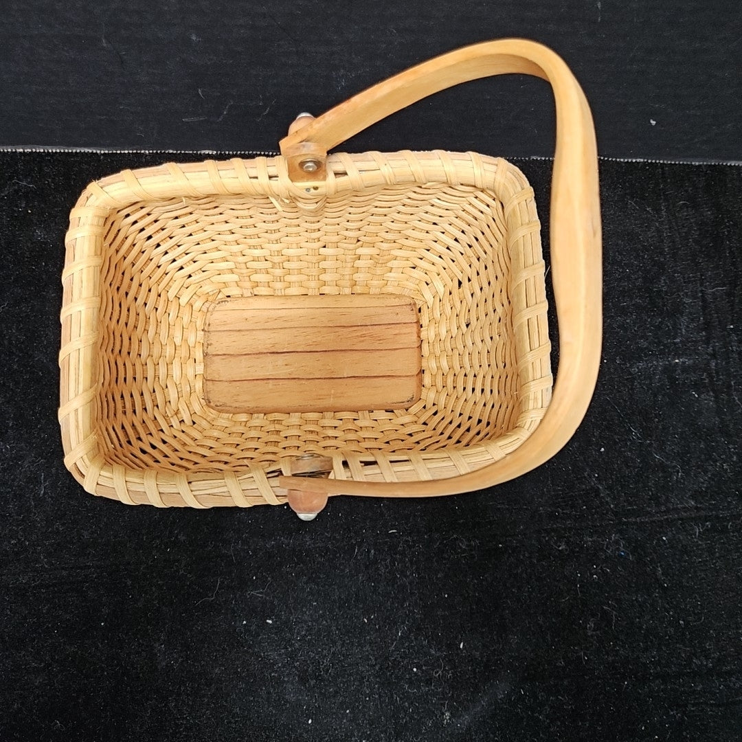 Unbranded Basket