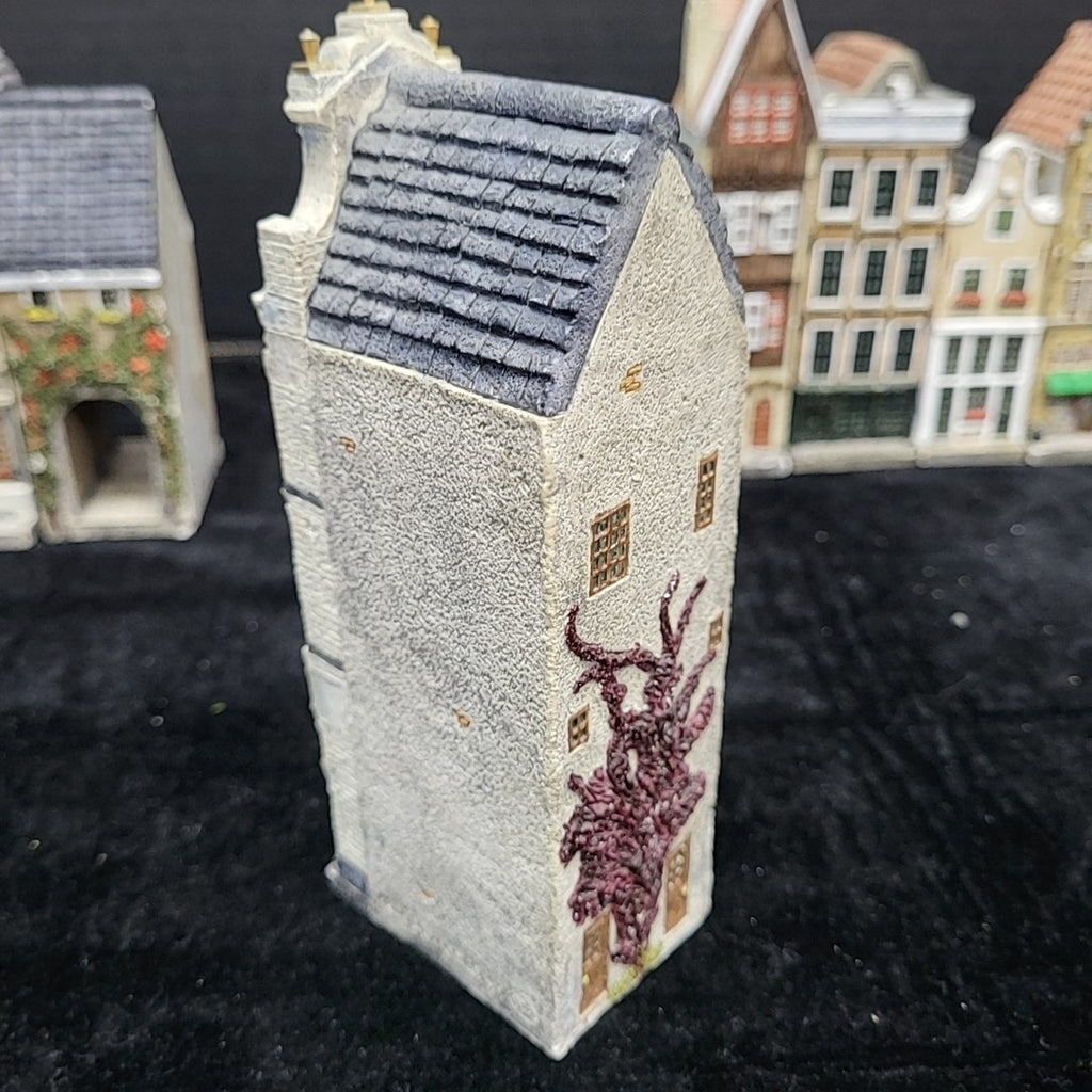 Wonderworld Figurine