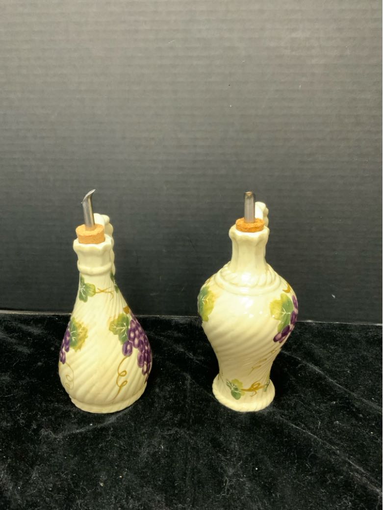 Linens & Things Oil & Vinegar Set