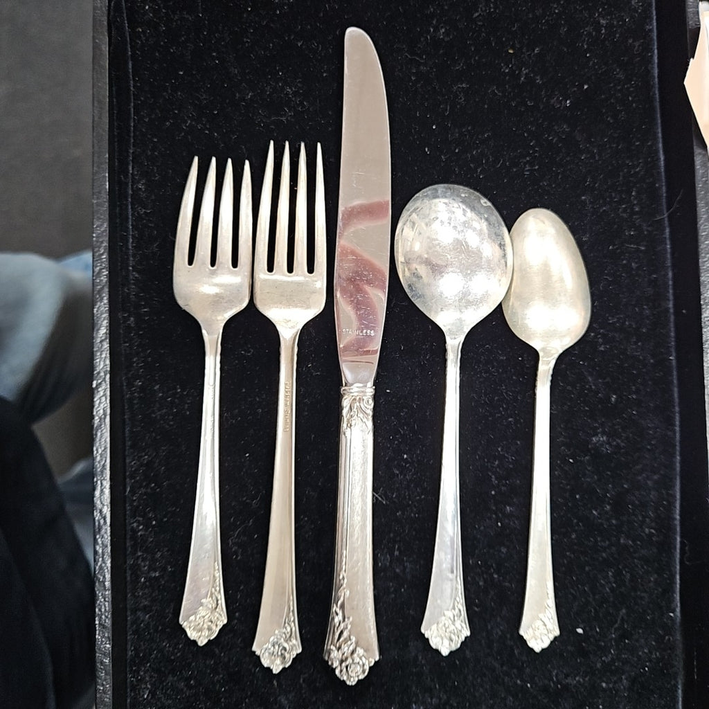 Oneida 5-Piece Place Setting