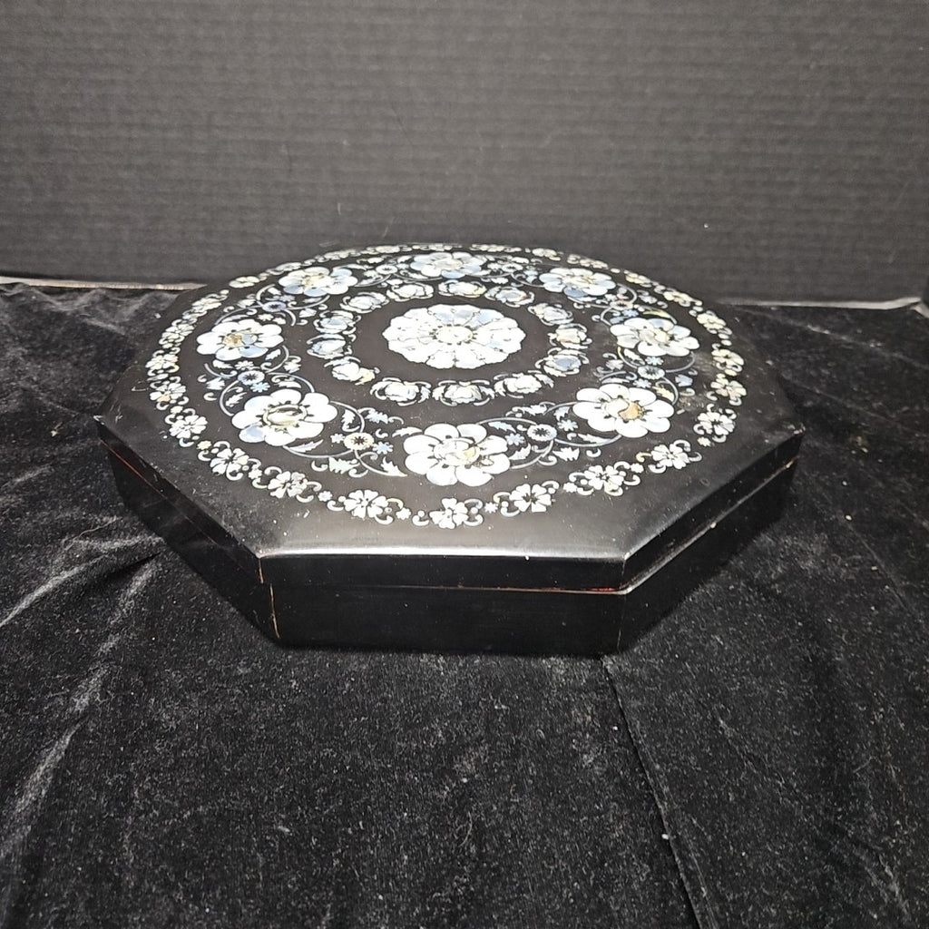 Lidded Box