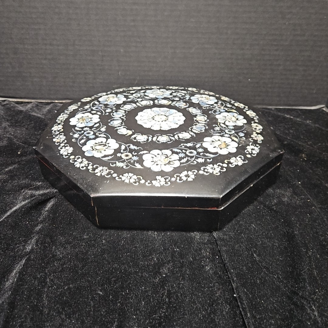 Lidded Box