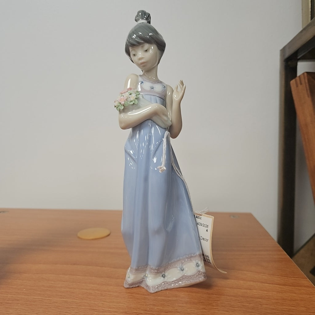 Lladro Figurine