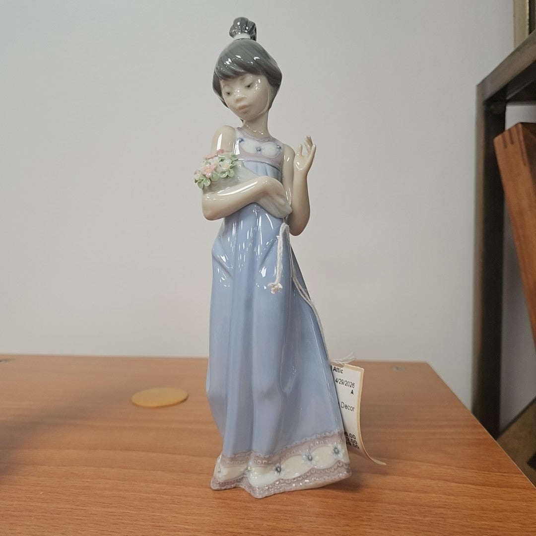 Lladro Figurine
