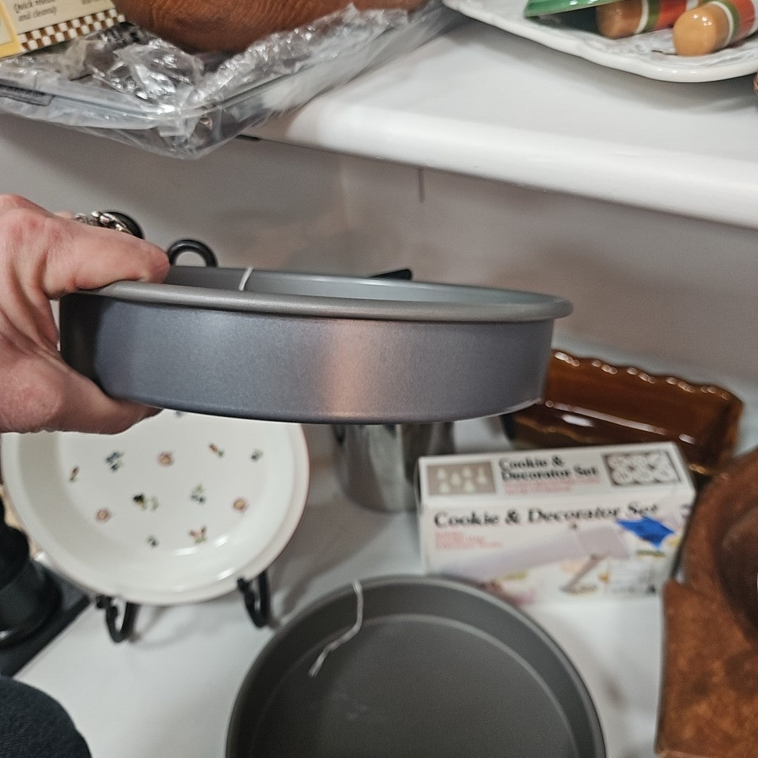 Williams Sonoma Cake Pan