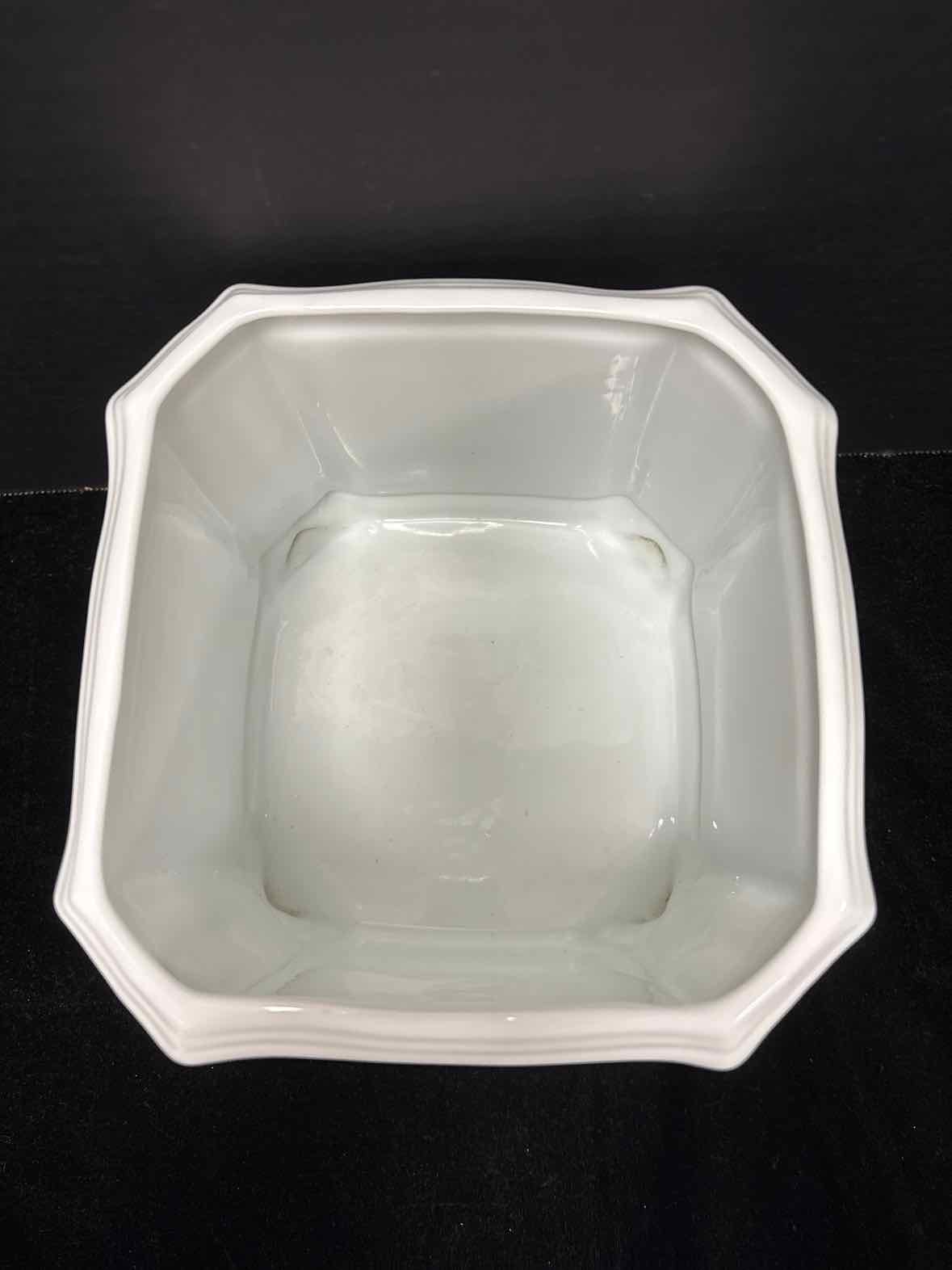 Chase Cache Pot