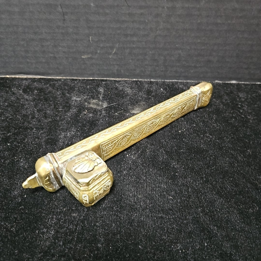Quill Holder