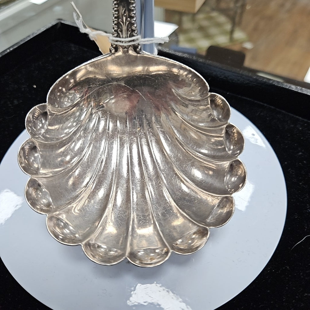 Hennegan-Bates Punch Ladle