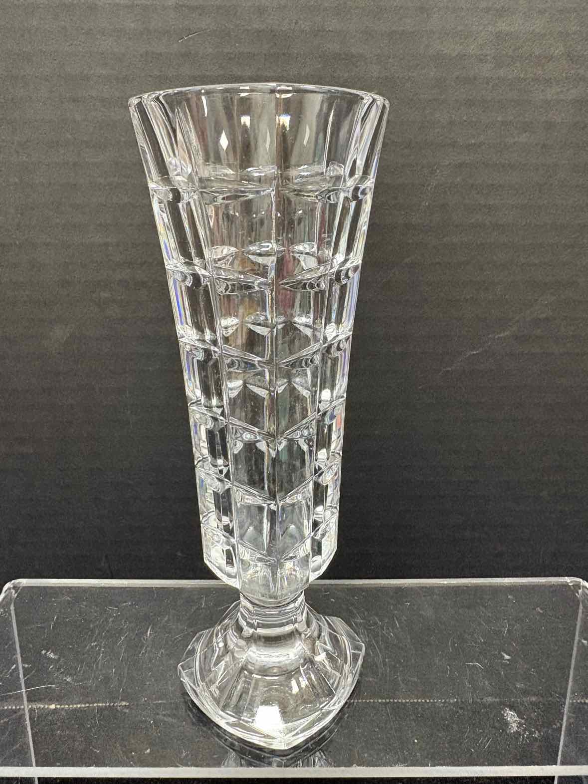 Cristal d'Arques Bud Vase