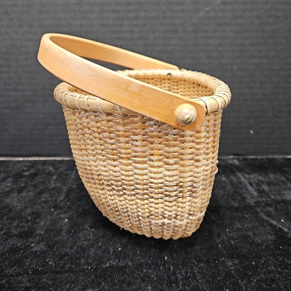 Unbranded Basket