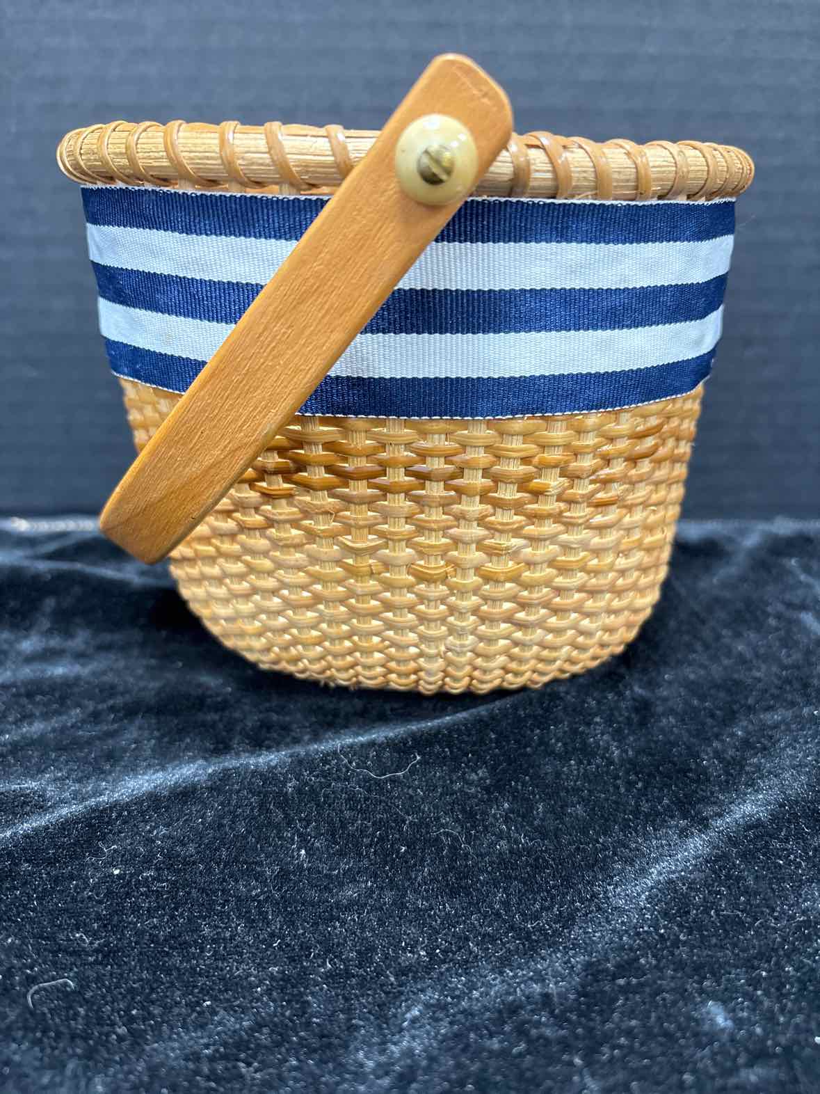 Unbranded Basket